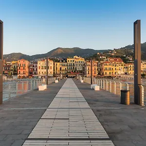 Ligure 4*, Alassio Itálie