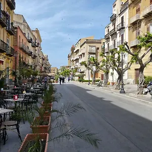 Cavaliere Costa , Porto Empedocle Italia